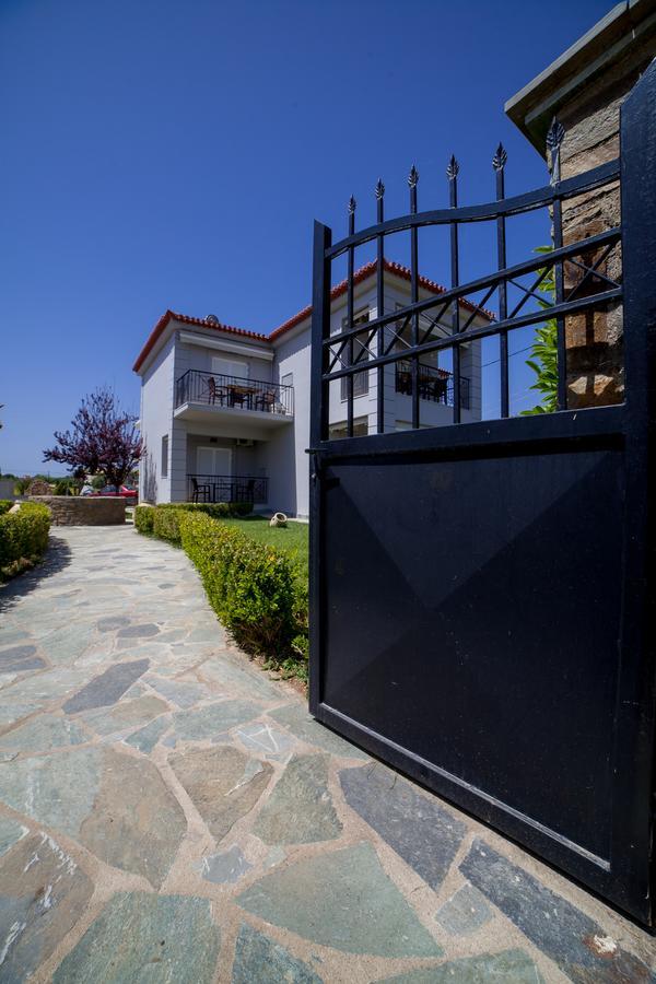 Enpy Aparthotel Finikounta Exterior foto